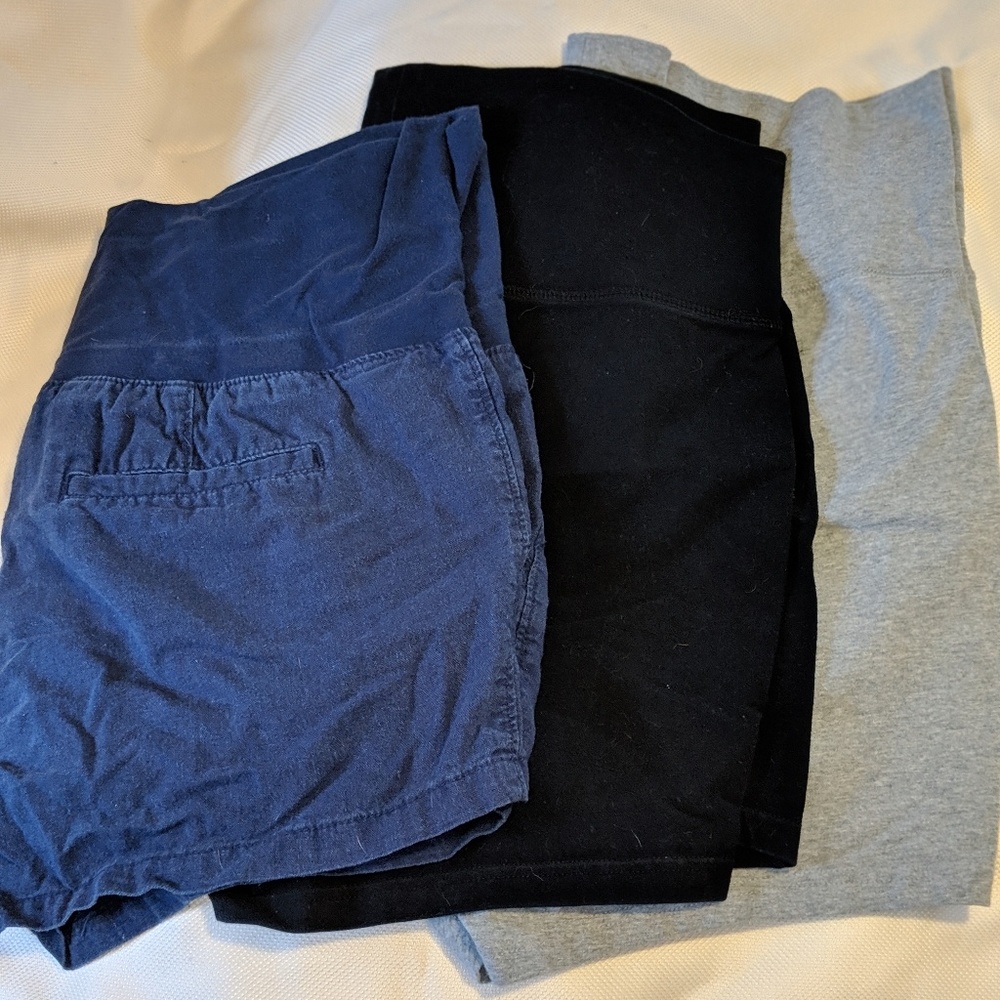 Maternity Old Navy shorts bundle